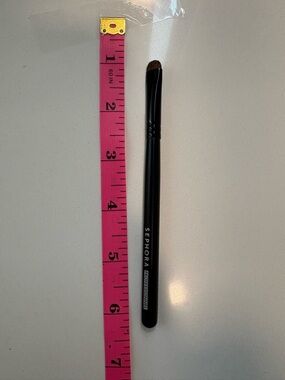 Sephora Black Rounded Eyeshadow Essential Brush